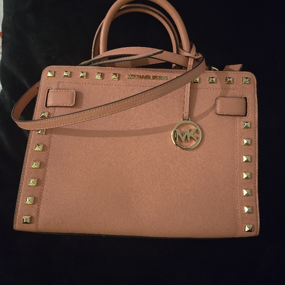 Michael Kors Peach Studded Women's Bag - Picture 4 of 5